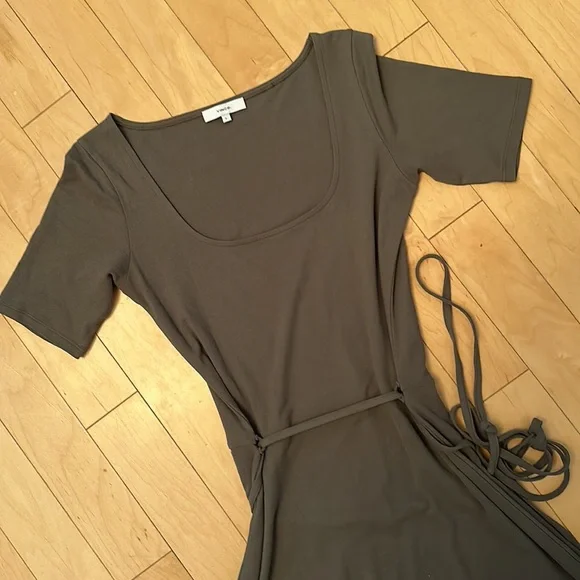 Vince Dress - Picture 2 of 4